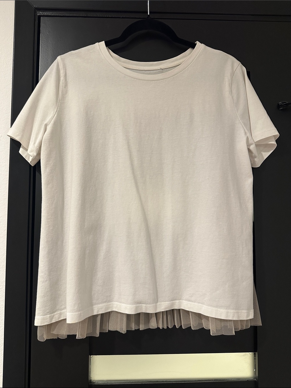 Women’s Cream Short Sleeve Tee with Pleated Hem